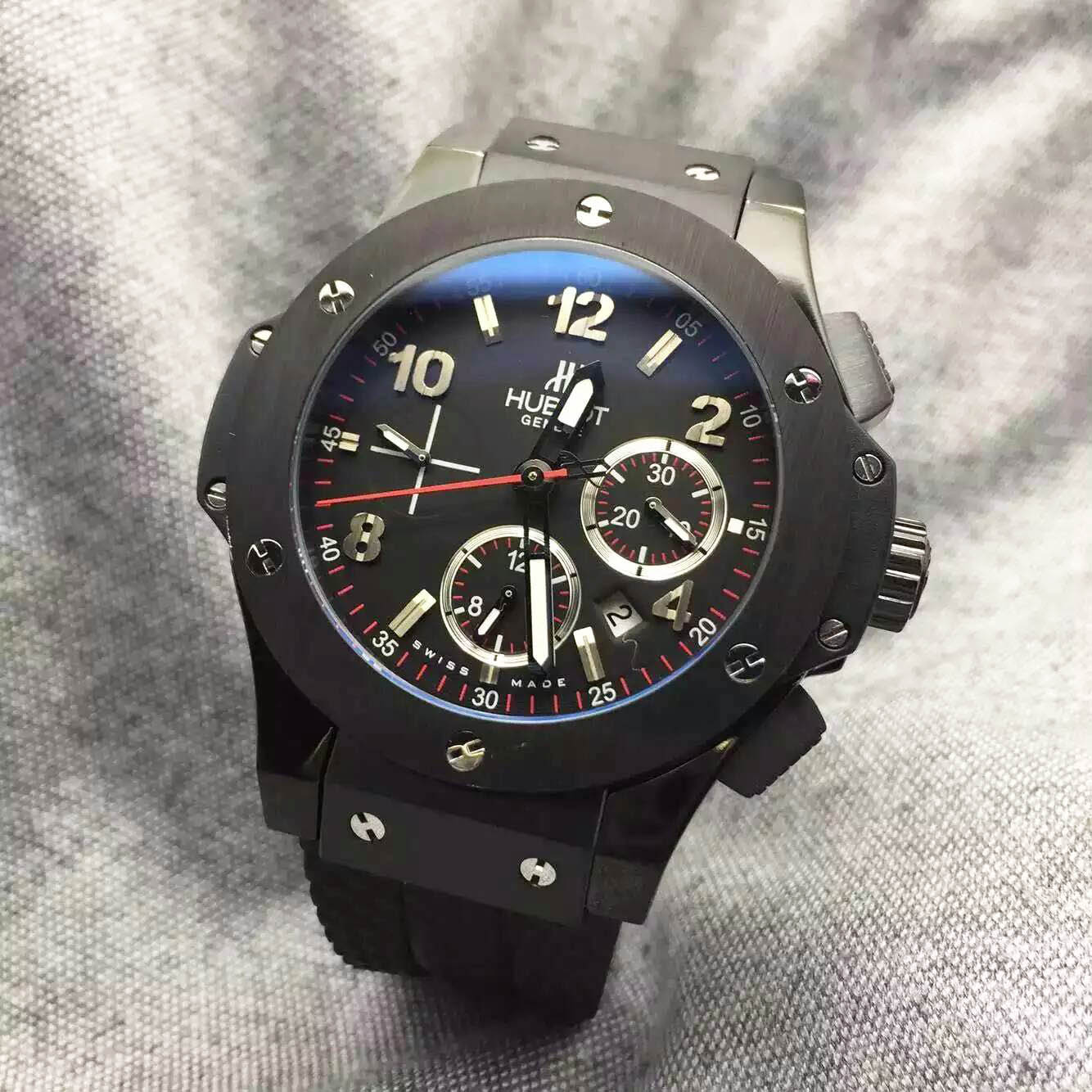 恒寶（HUBLOT)搭載4100全自動計時機芯（7750同時發售）