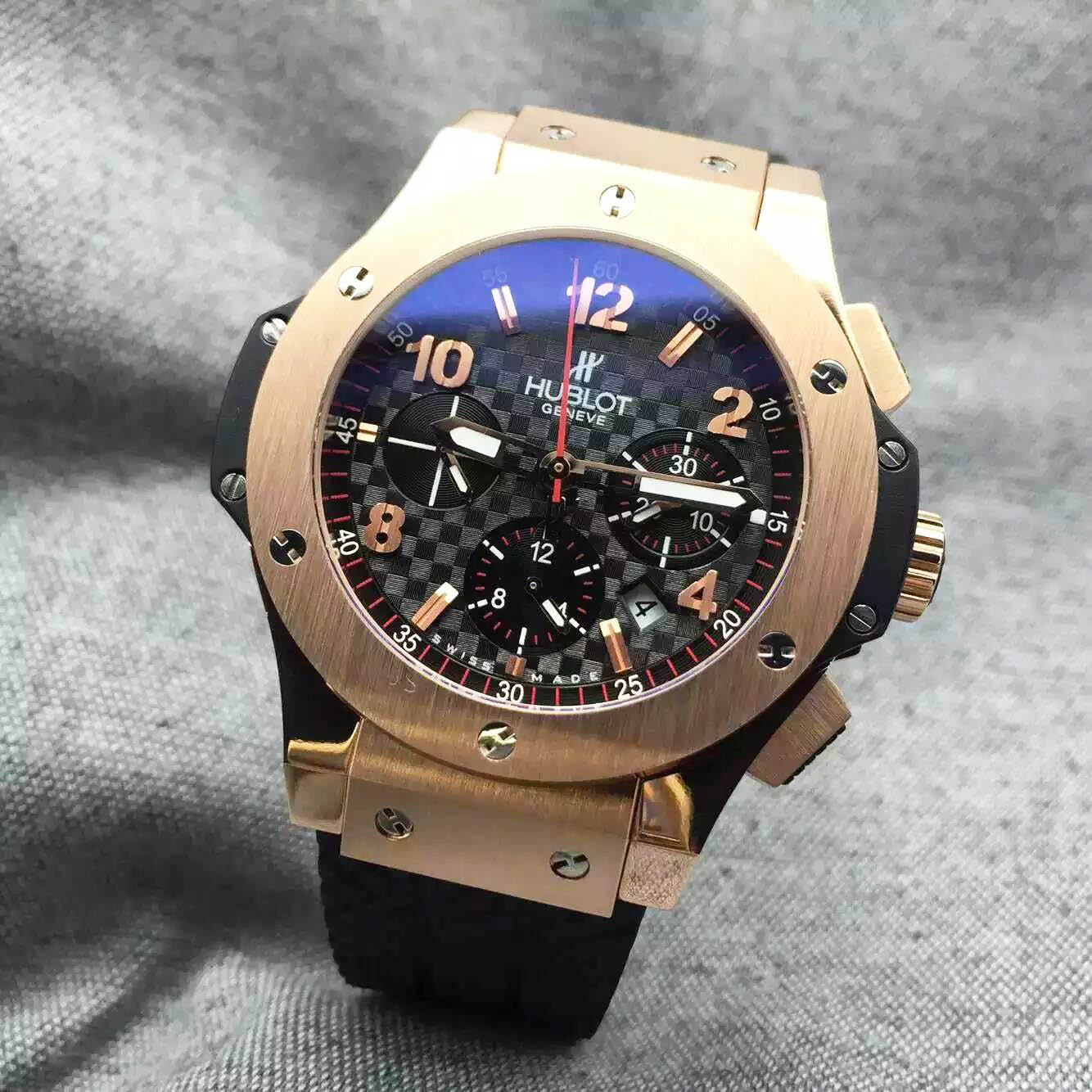 恒寶（HUBLOT)搭載4100全自動計時機芯（7750同時發售）