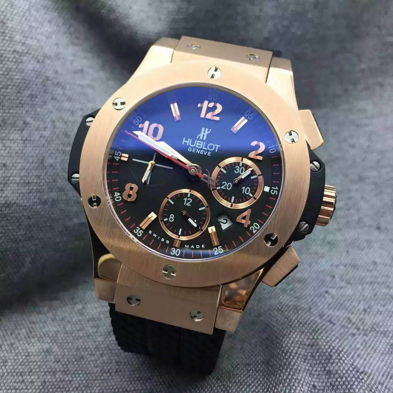 恒寶（HUBLOT)搭載4100全自動計時機芯（7750同時發售）