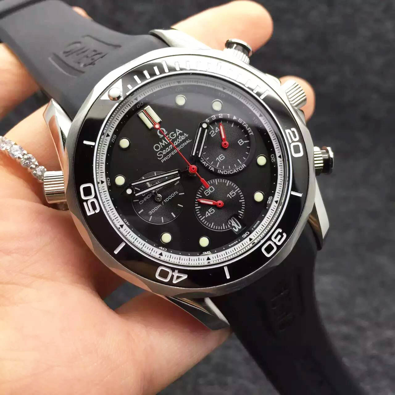 歐米茄海馬SEAMASTER007系列限量版潛水錶