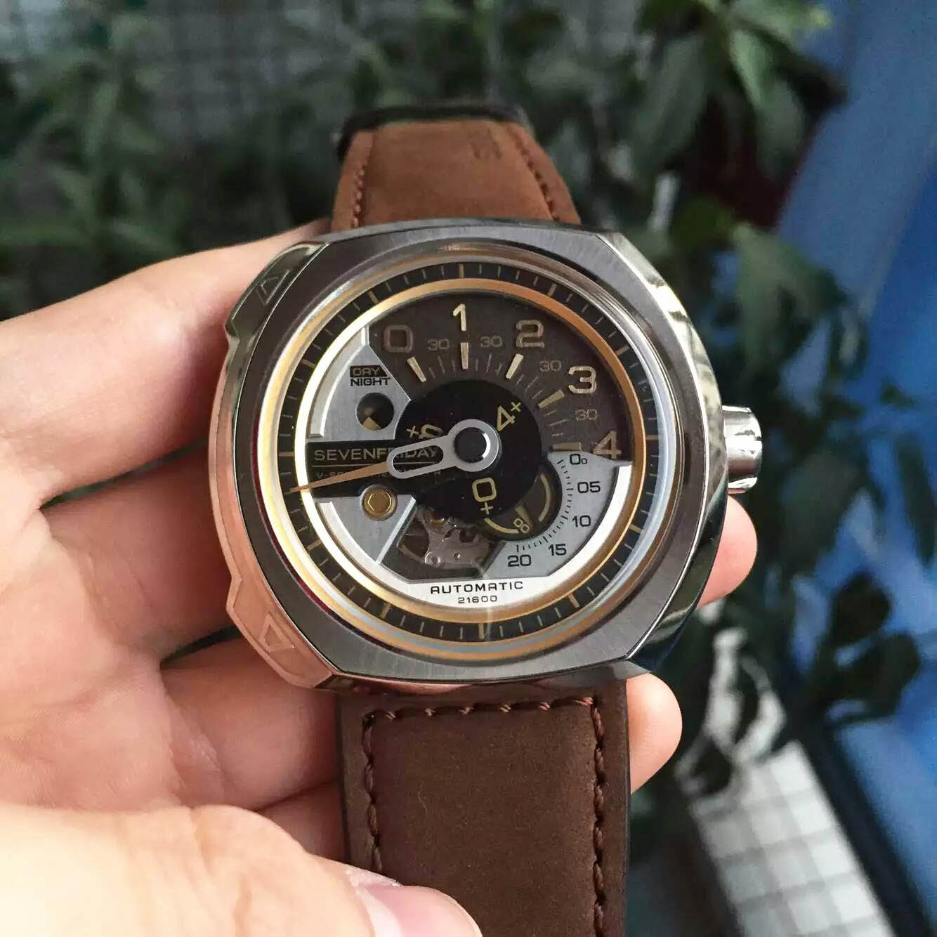 新款星期五SEVENFRIDAY V系列外殼全新登場