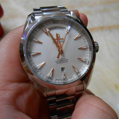 Omega歐米茄海馬SEAMASTER雙日曆鋼鏈白面金針231.10.42.22.02.001男機械錶